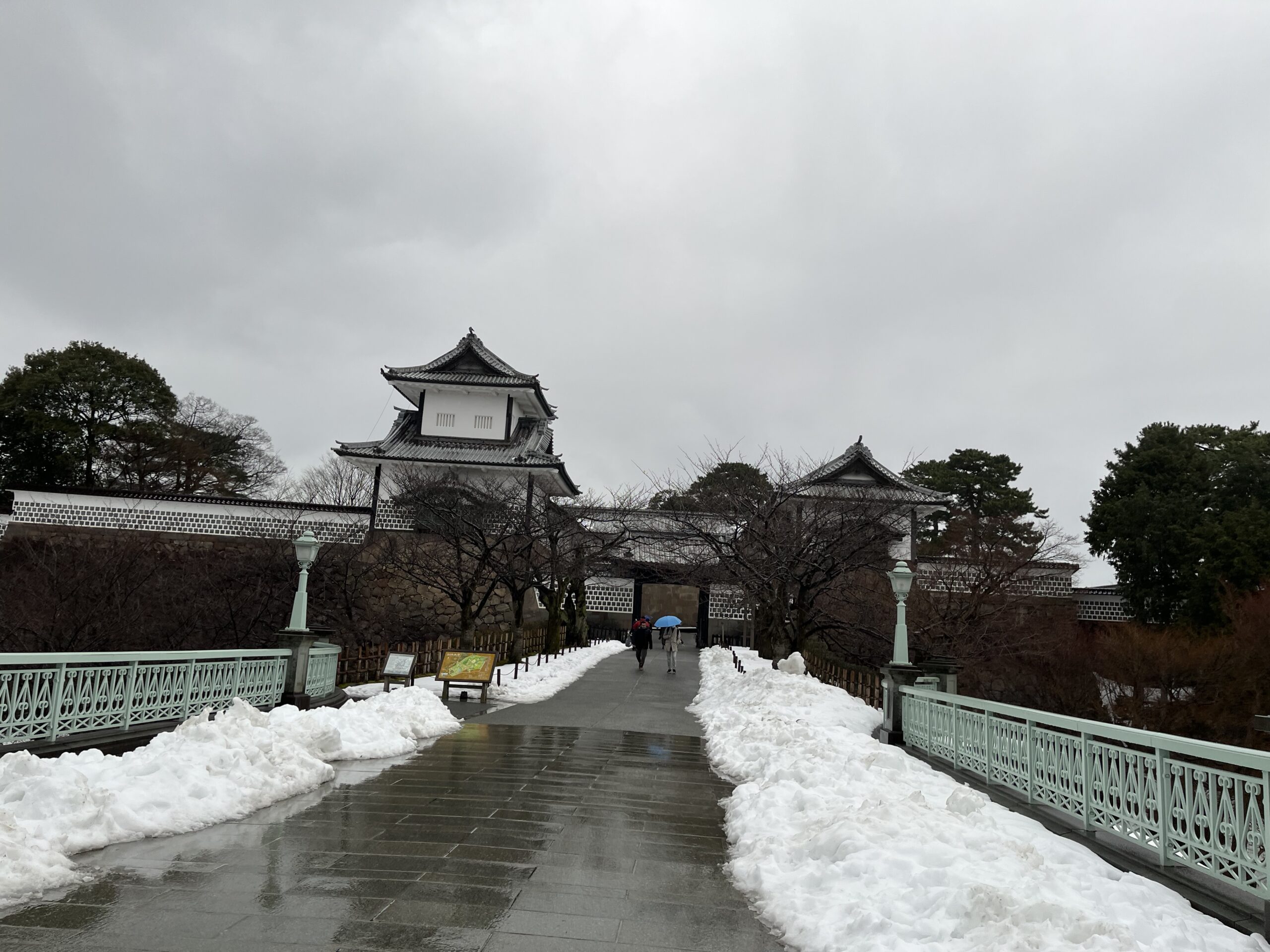 https://japandictionary72.com/kanazawa-castle-park/